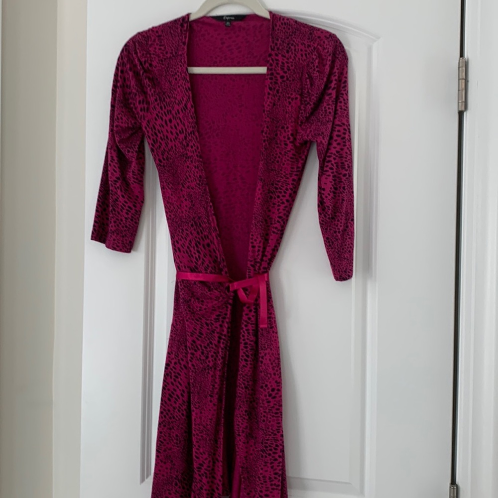 Super cute x -small wrap dress from express